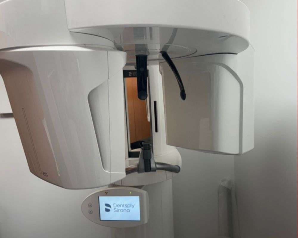 Centre Dental 诊所内的 CBCT 3D 牙科 X 光机